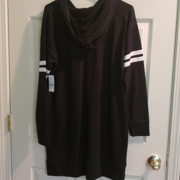 Clothes - Picture 2 of 2